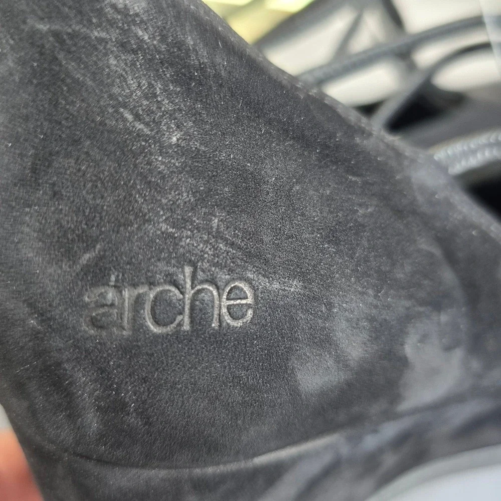 Arche black suede